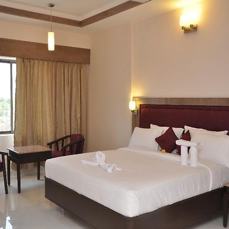 Chandra Royal Inn Velankanni Exterior photo