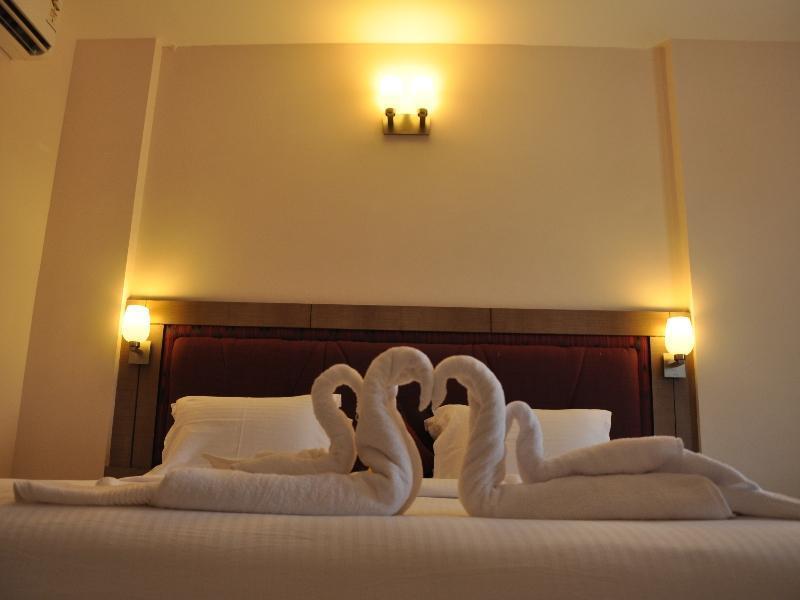 Chandra Royal Inn Velankanni Exterior photo